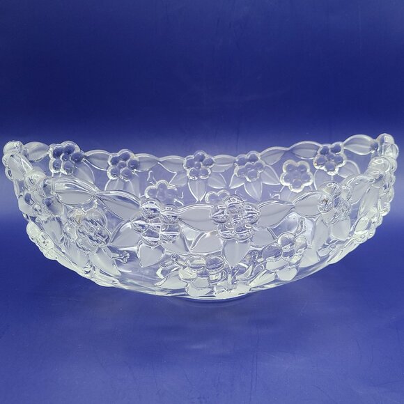 Mikasa Carmen Rose Vintage Oval Serving Fruit Bowl Clear Flowers Frosted Leaves - Picture 1 of 12